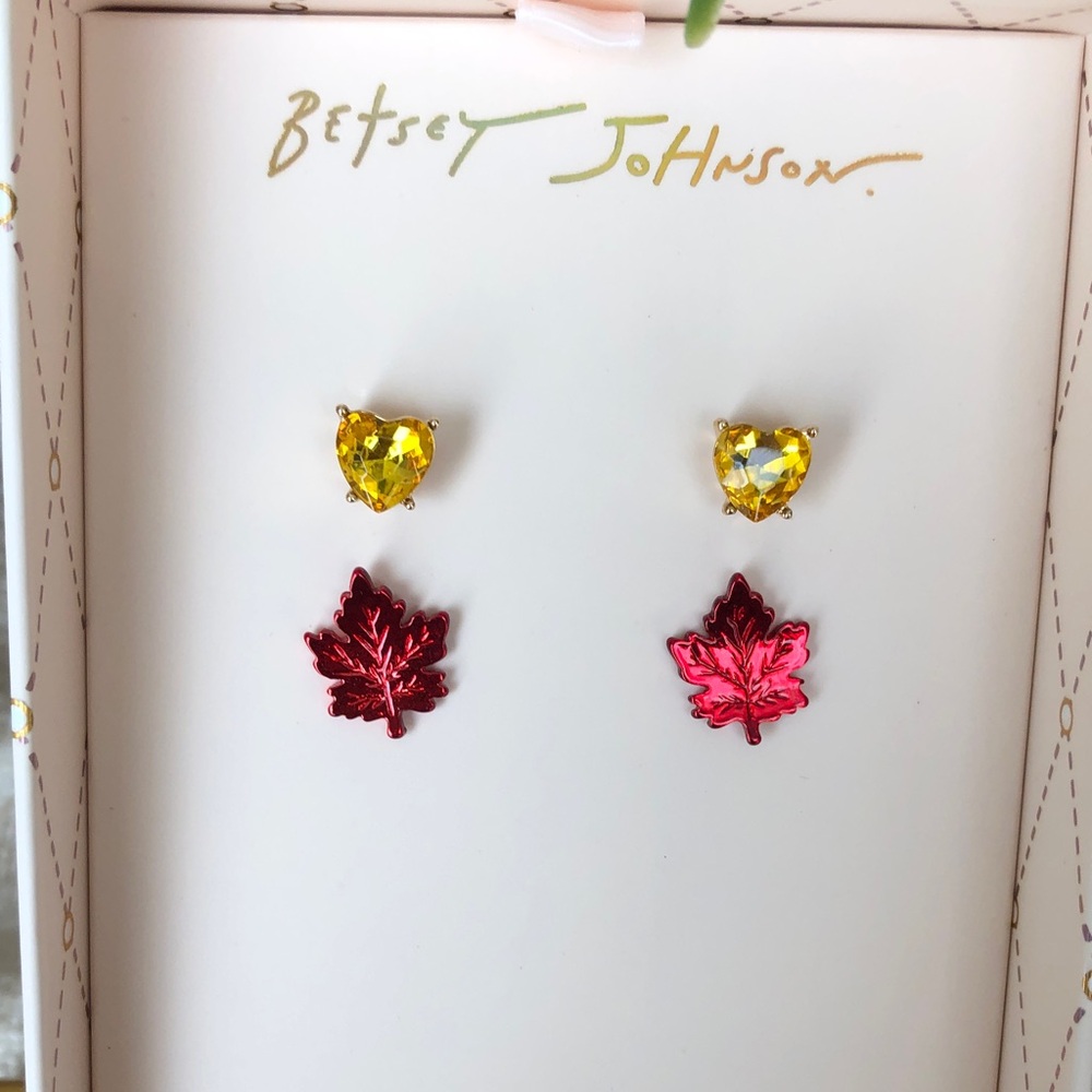 Betsey Johnson It’s Fall 2 Pair Stud Earring Set Yellow Heart & Red Leaf NIB